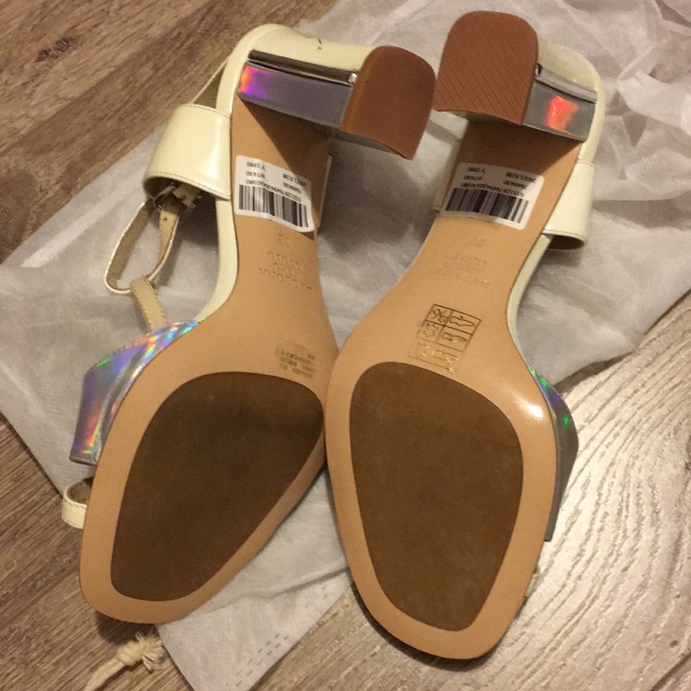 High heels - Picture 3 of 3